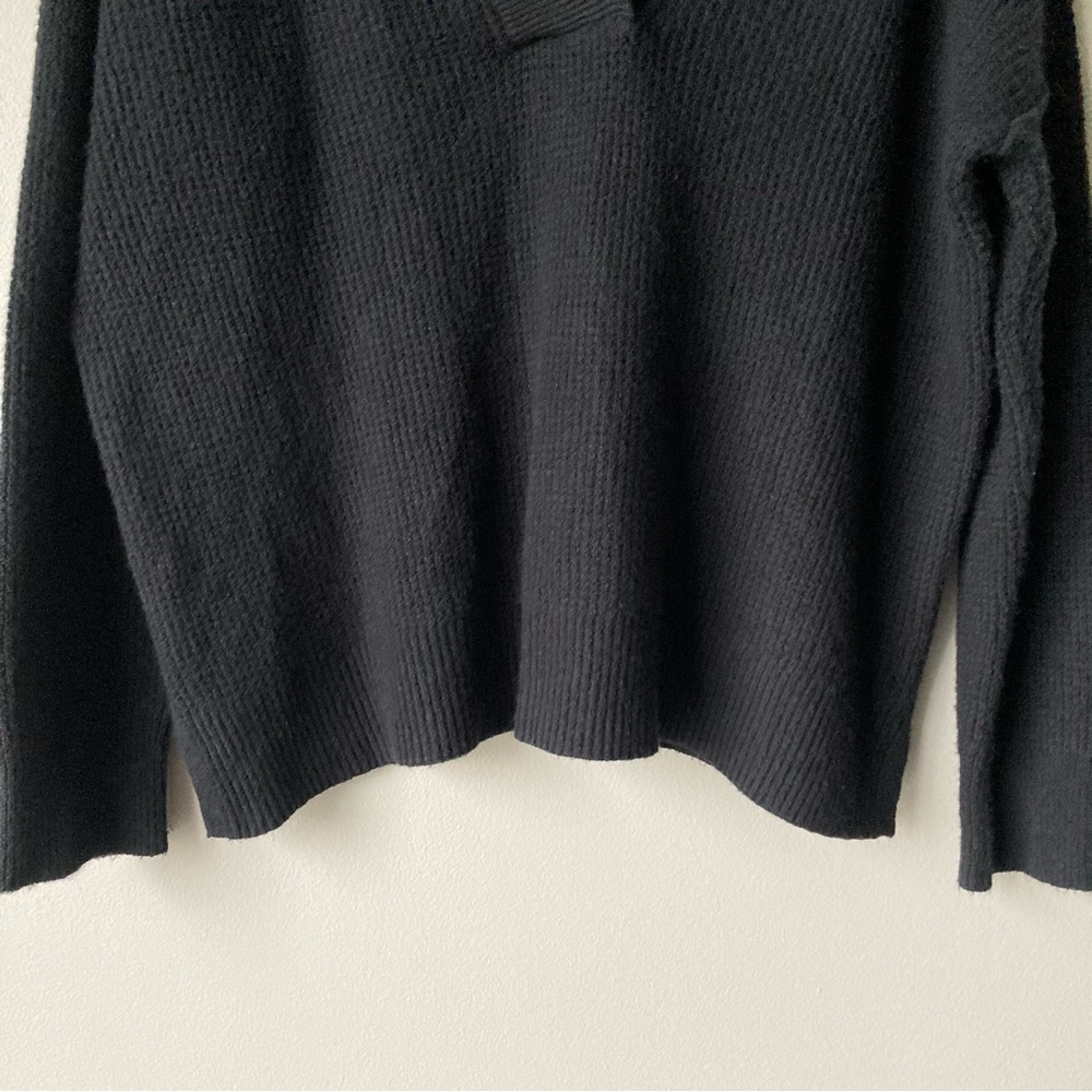 Aerie Women’s Comfy Waffle Knit Black Hooded Sweater V-Neck Medium - Picture 3 of 10